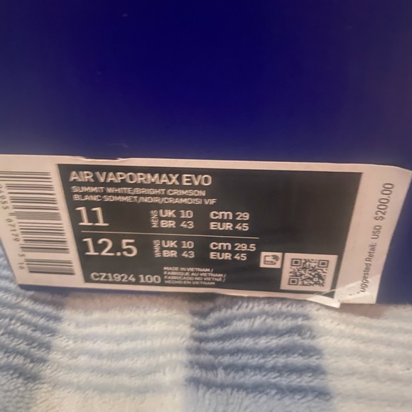Brand new vapormax evo size 11 - Picture 2 of 2